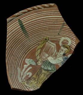 Fragment Werra plate, mirror decor with angel with harp, long dress, light yellow, ocher yellow, blue and green glaze, plate