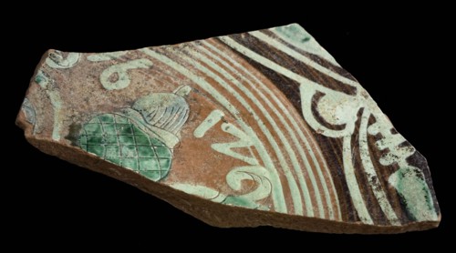 Bottom fragment Werra plate, mirror finish acorn, year 1612, pale yellow, brown and green glaze, plate crockery holder earth