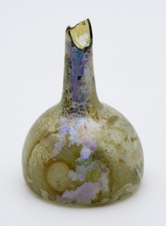 Bol Belly bottle, horse hoof, bottle holder miniature soil find glass, free blown and shaped Small bulbous bottle horse hoof in