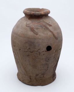 Pottery pot on stand, baluster shape, used in the sugar industry, sugar pot pot holder soil find ceramic earthenware glaze lead