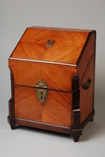 Veneered wooden case with 32 knives, carving knife and meat fork, knife meat fork fork cutlery sheath holder wood silver mother