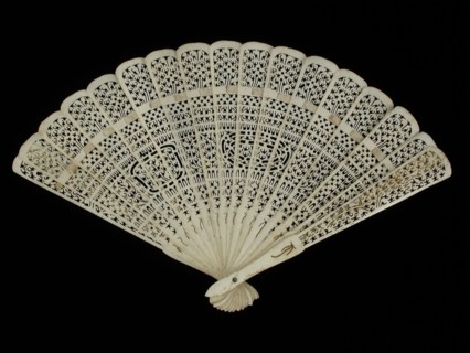 Brisé fan, frame and blade of finely cut leg, white silk briselint, wiséwaaier range clothing accessory women clothing clothing