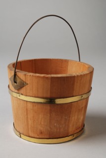 Te Poel, Pine wood miniature bucket, bucket holder miniature toy relaxant model pine wood wood metal, sawn glued Bucket