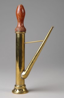 metal worker: Gresnich, Yellow copper miniature glass syringe, spray miniature toy relaxant model wood brass, filed soldered