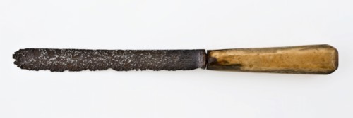 Knife with straight blade with rounded end and legs with octagonal handle, knife cutlery soil find iron bone metal, archeology