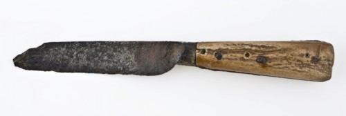 Knife with straight blade, with pointed end and legs, knife cutlery soil find iron bone metal, archeology underground pit