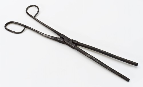 Curling tongs, hinged, pliers tools equipment soil find iron metal, forged Long narrow pliers with round jaws Curling iron for