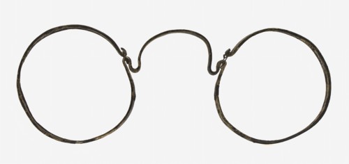 Frame of round glasses, of curved copper wire, squeeze glasses eye lens soil find copper metal, pulled curved frame