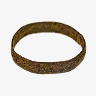 Thin copper ring without decoration, ring ornament clothing accessory clothing ground find copper metal, archeology wear connect