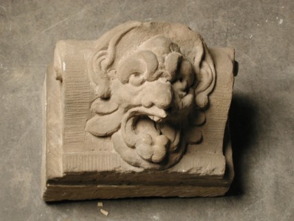 Console with saterkop, console building element sandstone stone, sculpted
