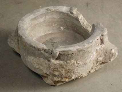 Hard stone mortar, auger equipment freestone stone cement, mince Round hard stone mortar on flat square base.