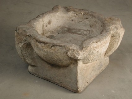Limestone mortar, auger equipment limestone stone cement, mince Round limestone mortar on flat square base. Opposite each other