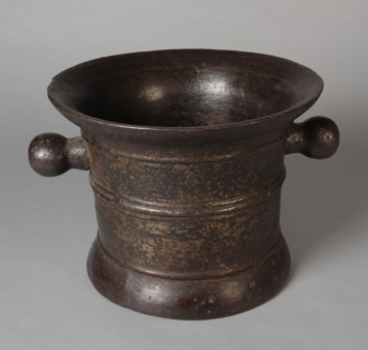 Bronze mortar with two handles, auger equipment bronze, edge 35.5 cast Around body on raised foot in the middle band