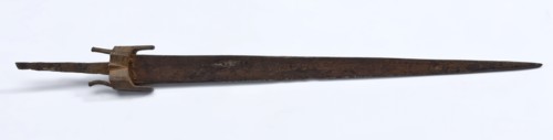 Blade with baffle plate of kidney dagger with single blade, kidney dagger dagger knife stab weapon weapon fragment soil find
