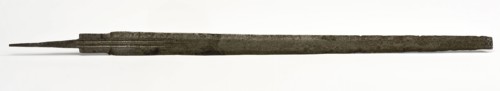 Blade of broadsword or hacker with coat of arms Passau, filled with gold and in the trenches the text MAIL LANT, blade sword