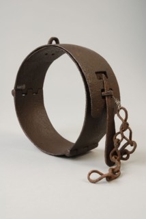 Neckband of pillory belonging to Rotterdam scaffold, neck bracket iron, Rotterdam executioner executioner scaffold execution