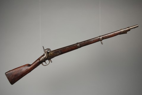 Sapper's gun M1815 or percussion gun with ramrod and bayonet, used by the boys of the Reformed Orphanage, Rotterdam, rifle