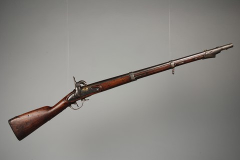 Sapper's gun M1815 or percussion gun with ramrod and bayonet, used by the boys of the Reformed Orphanage, Rotterdam, rifle