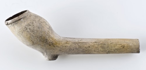 White clay pipe, marked, smooth handle, clay pipe smoking equipment smoke floor pottery ceramic pottery, hand-shaped baked White