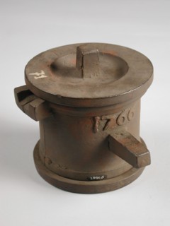 Andreas van Duyveland, Four-piece bronze mold for barnyard with initials AVD and 1766, cast molding tool tools base metal bronze