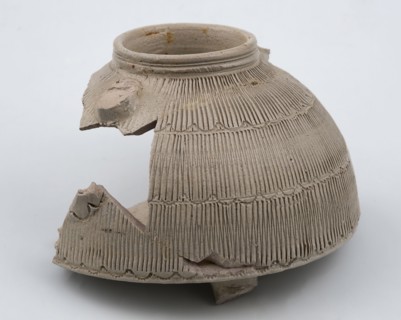 Fragment of stoneware inkwell in the shape of beehive, inkwell fragment soil finding ceramic stoneware glaze salt glaze, edge