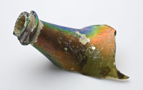 Fragment of the shoulders, neck and mouth of the abdominal bottle, bottle bottle storage bottle wine bottle bottle holder soil