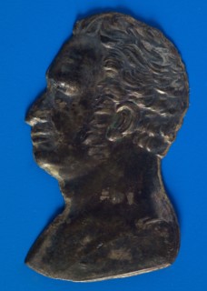 Carving sign with image of King William I, bearer identification bearer silver, bust of King William I left king William I king
