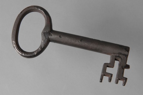 Iron key of cell of city hall, key iron iron, hand forged Key with heart-shaped eye (handle) hollow key handle cross-shaped
