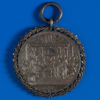 design: Romeyn de Hooghe, Medal of Rotterdam 1689, Toolkit penny identification carrier silver, Penny to pendant entertained