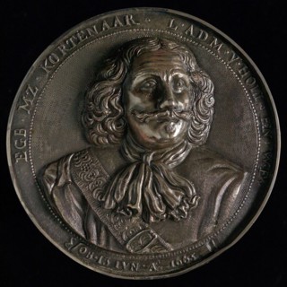 Wouter Muller?, artist, Medal on the death of Egbert Meeuwszn. Cortenaer, death certificate penning footage silver, bust