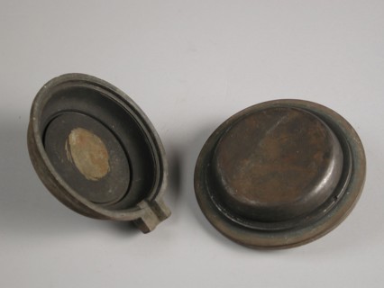 Two-piece bronze mold for dish, cast molding tool tools base metal bronze, cast twisted Two-piece bronze mold for casting plate