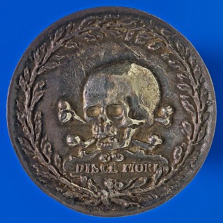 Medal of the Wijnkopersgilde of Amsterdam on the death of Johannes van Drogenhorst in 1621, death certificate guild medal