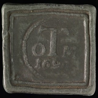 Square clay peat medal Heiligegeesthuis or Oudemannenhuis, peat medal penny swap lead metal, text OTM 1694, OTM 1694 Rotterdam