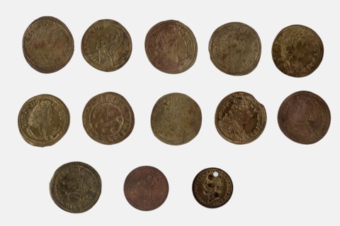 Thirteen playpenninkjes, play medal utility medal medal exchange brass, (smallest), (largest) Thirteen very thin pens