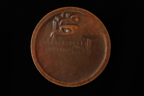N.V. Ateliers voor Edelsmeed- en Penningkunst v.h. "Koninklijke Begeer", Medal of De Erven De Widow Van Nelle N.V., awarded