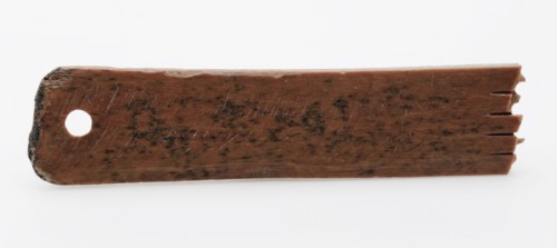 Handle of legs brush, brush soil found leg w 1.9, cut sawn drilled Elongated handle with round hole in handle broken off
