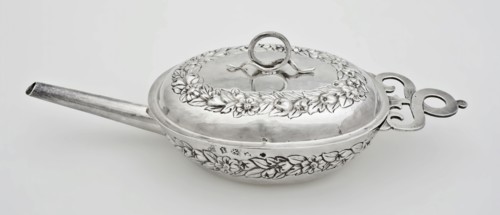 Silver sick chicken, sickle barrel holder silver, driven cast Oval shallow tray with set cast-in ear, three braided loops