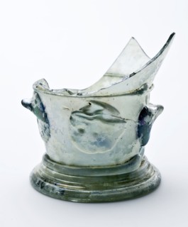 Fragment of berkemeier, drinking glass drinkware tableware holder soil find glass forest glass, free blown and formed glass