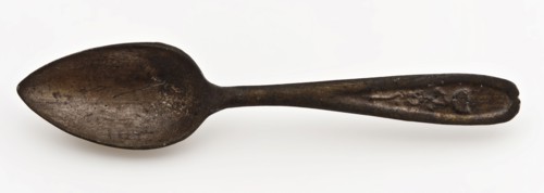 Spoon with pointed oval bowl and stylized flower on stem, spoon cutlery soil find tin metal, cast Pointed oval bowl archeology