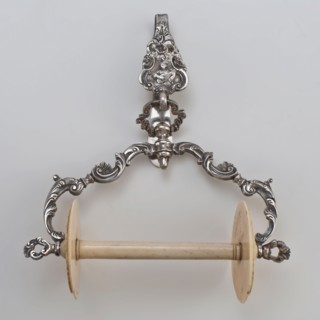 Silversmith: Rudolph Sondag, Silver ball holder with clip and ivory coil, tangle holder holder silver ivory, cast Hook on ring