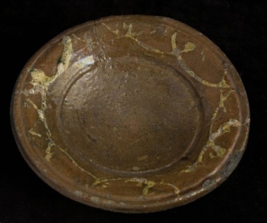 Earthenware salt bowl on three stand fins, with yellow sludge decor, salt bowl salt barrel tableware holder soil find ceramic