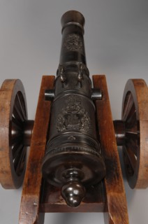 Johannes Specht (1699 - 1763), Decorative gun, or signal gun, ornamental cannon signal gun cannon bronze, to tapping 30.0 cast