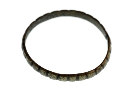 Bronze ring, decorated with vertical vessels, ring ornament clothing accessory clothing soil find bronze copper metal, bronze