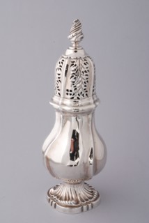 Bartholomeus van der Tooren, Silver herb spreader or sugar spreader, sugar sprinkler sprinkler crockery holder silver, Silver