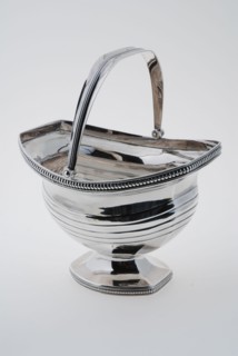 Gerardus Peeters, Four-piece tea set, silver sugar bowl with handle, sugar bowl holder service silver, Four-piece tea set