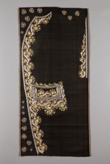 Uncut jacket of aubergine velvet embroidered with floral motifs: embroidered on velvet in five parts
