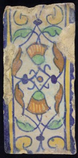 Border tile, flower decoration in blue, yellow and green, top and bottom blue and yellow, border tile wall tile tile material