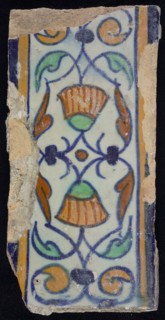 Border tile, flower decoration in blue, yellow and green, top and bottom blue and yellow, border tile wall tile tile material