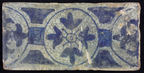Border tile, blue, decoration with circles and flowers, border tile wall tile tile sculpture ceramic earthenware glaze, baked 2x