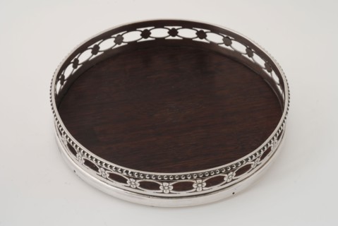 Silversmith: Cornelis Knuijsting, Round silver bottle box, bottle tray coaster holder silver wood, sawn cast Round tray wooden